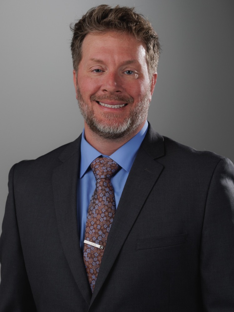 Profile Picture: 300w x 400h