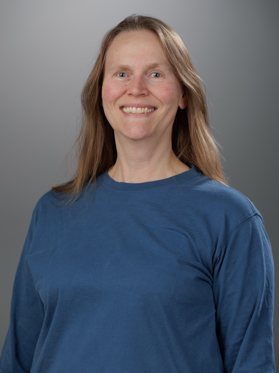 Profile Picture: 300w x 400h